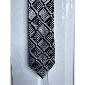 Gianni Versace Men’s Black Silver Gray Square Print Necktie Silk Made In Italy